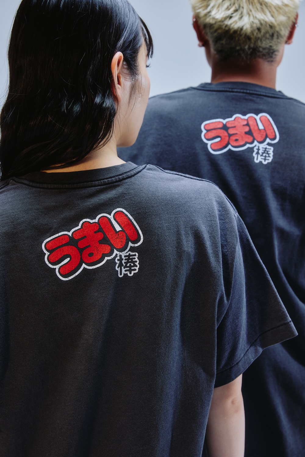 うまい棒 TEE 背面